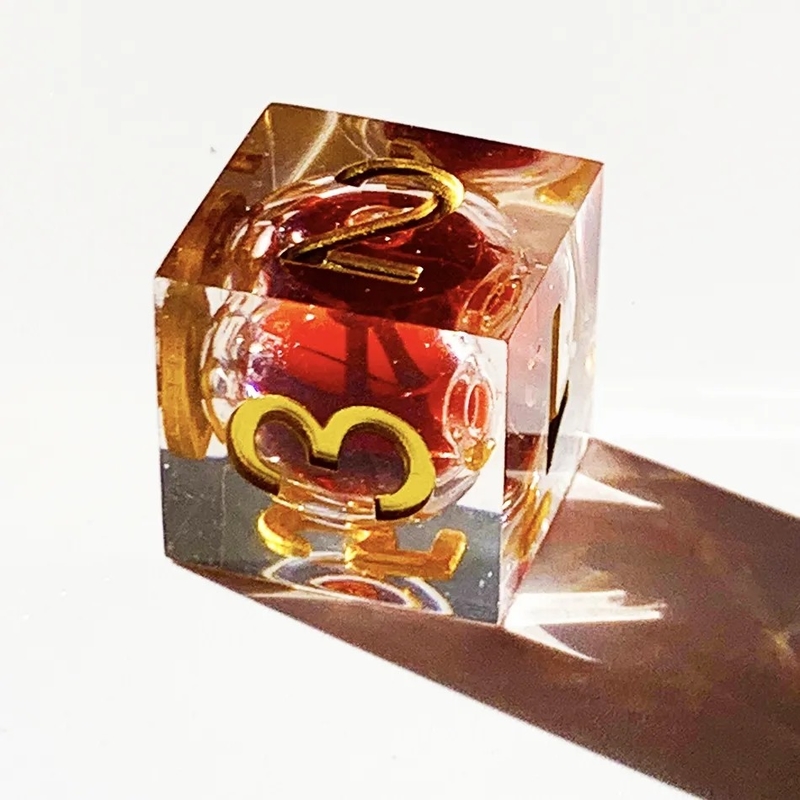 Gioco di ruolo Blood Dice Set Rosso Liquid Core Dice Resina Dragon And Dungeon